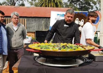 En la Expo Prado, el corazón rural en Montevideo, también la paella tiene su lugar