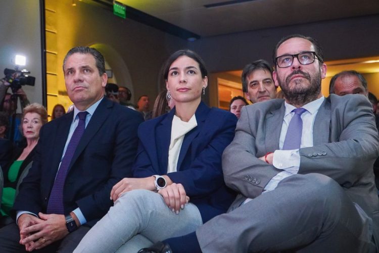 Los autores del libro por los 75 años de ACA pusieron énfasis en el productor y su familia