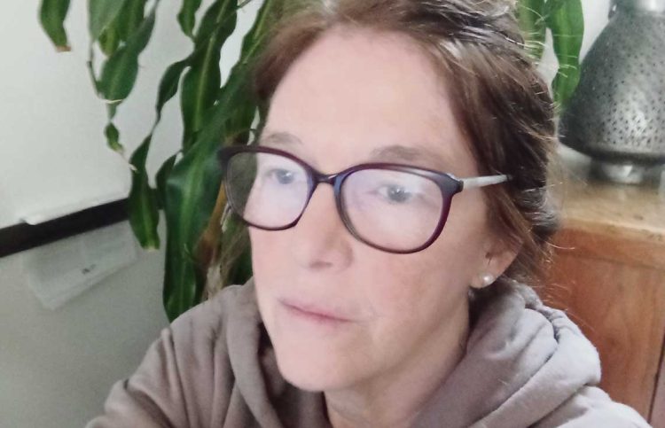 Música alta en la escuela pública