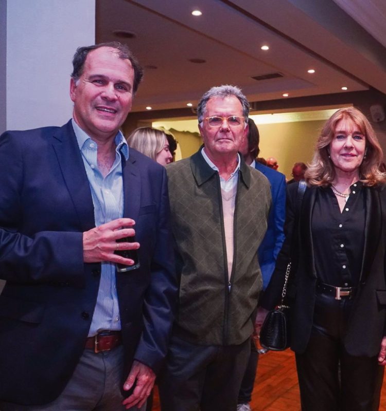 Los autores del libro por los 75 años de ACA pusieron énfasis en el productor y su familia