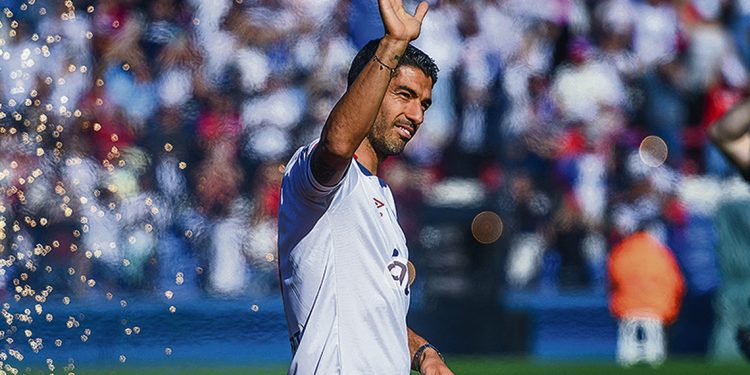 Luis Suárez deja la selección. Por siempre será un grande entre los grandes