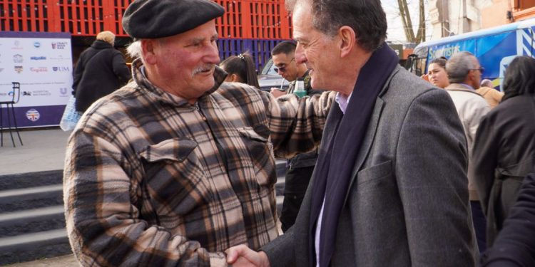 Manini Ríos dijo que se debe cambiar el modelo del país y apoyar el trabajo nacional