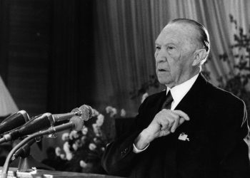 Konrad Adenauer: “La economía debe servir a la gente, y no la gente a la economía”