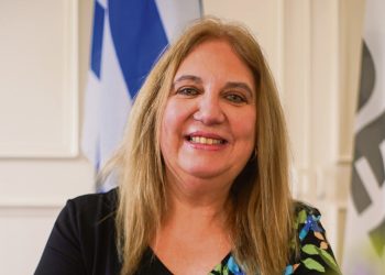 “La Universidad Pedagógica Nacional no solo garantizaría la titulación de nuevos docentes, sino que promovería la formación continua”