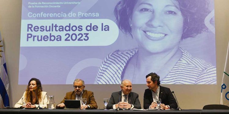 Certificación universitaria para el 60% de los docentes que aspiraban a obtener el diploma