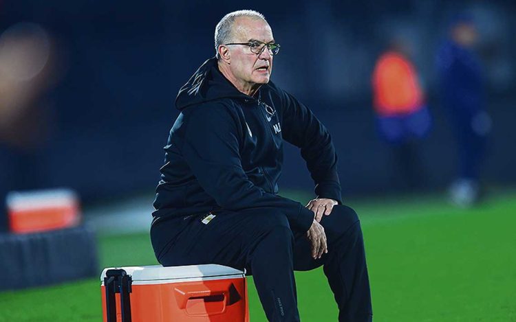 Mientras el máximo goleador se despidió, la Celeste se quedó sin goles en los últimos tiempos