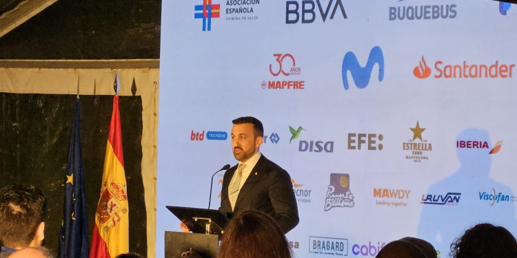Embajador español recalcó el buen vínculo con Uruguay, el que continuará cualquiera sea el resultado de la elección nacional 