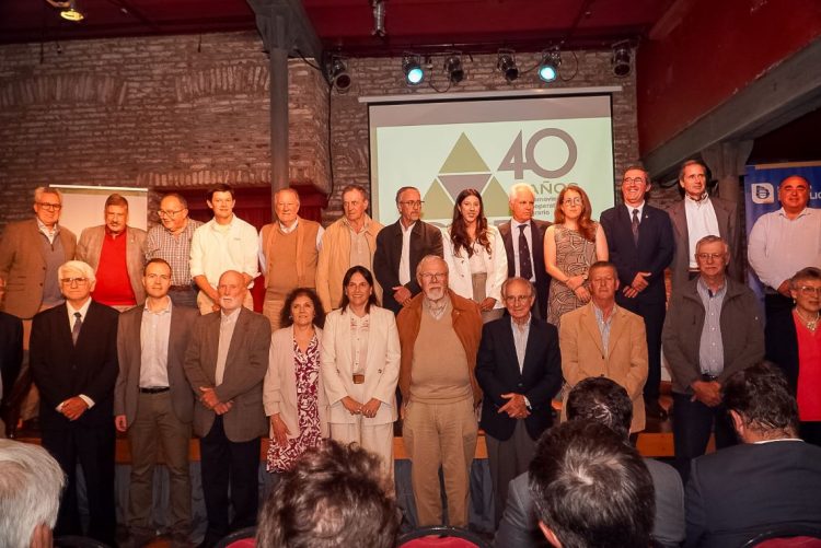 CAF celebró su aniversario con un libro de relatos sobre el cooperativismo agrario