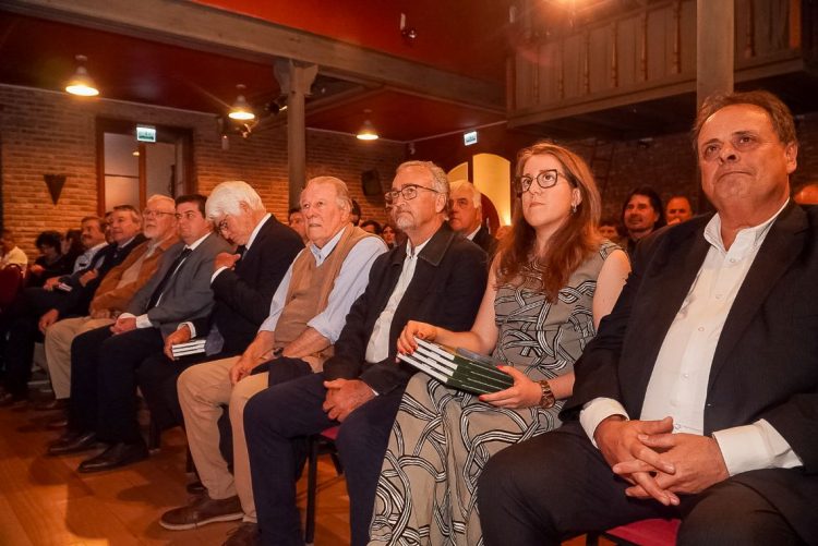 CAF celebró su aniversario con un libro de relatos sobre el cooperativismo agrario