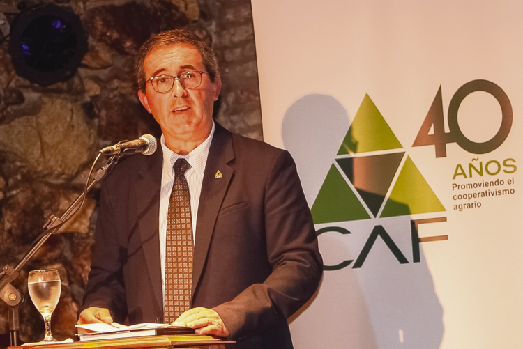 CAF celebró su aniversario con un libro de relatos sobre el cooperativismo agrario