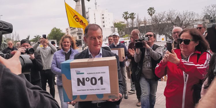 “Los partidos políticos van a tener que definirse frente al plebiscito de Deuda Justa”