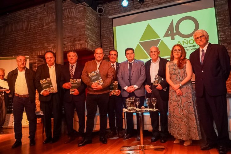 CAF celebró su aniversario con un libro de relatos sobre el cooperativismo agrario