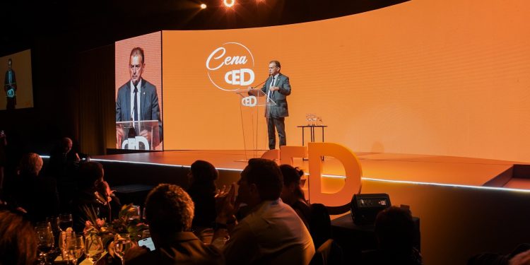 Manini Ríos dijo que Cabildo Abierto es coalicionista y reivindicó la libertad de pensar diferente