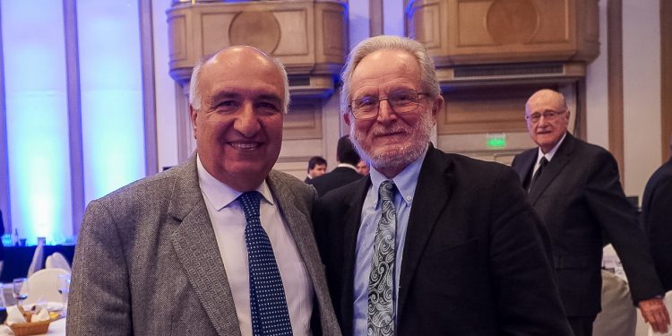 Domenech: “Contratos que superen un período de gobierno deberán ser aprobados por el Senado”