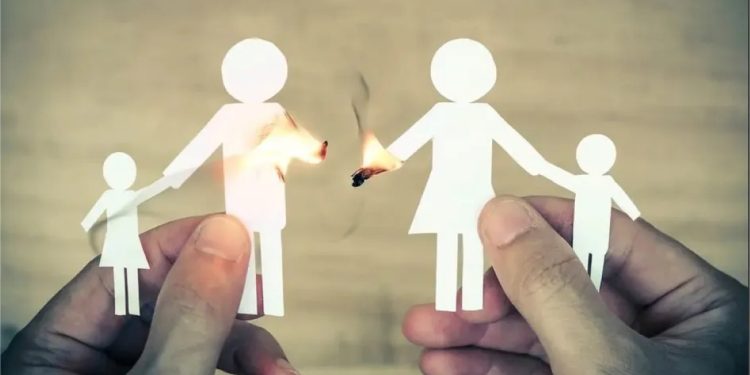 La familia como objetivo de destrucción