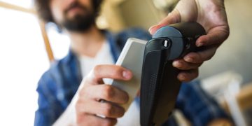 La hoja de ruta del dinero: de las transacciones electrónicas a una moneda digital almacenada en el BCU