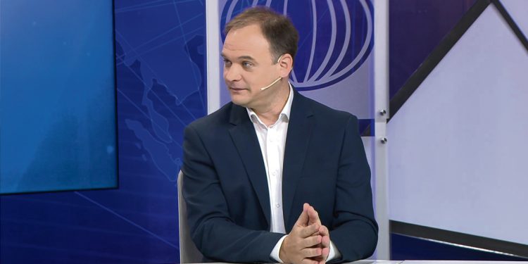 “Si ingresa al Parlamento un partido, por fuera del FA o la coalición, puede generar un cambio político importante”