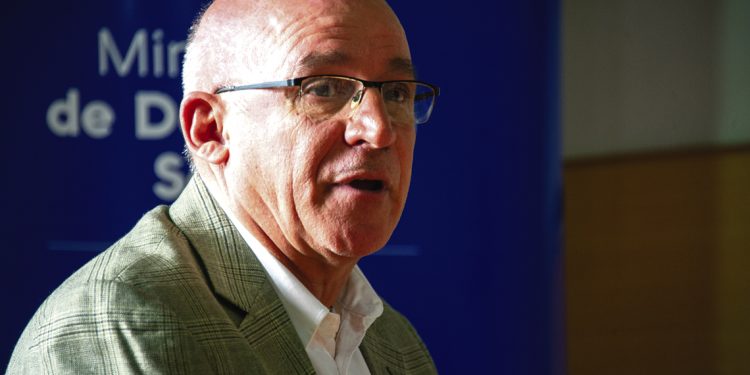 Existe “publicidad engañosa” que no protege a los niños de la comida chatarra, señala el director del INDA