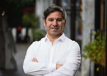 La automatización laboral trae beneficios, pero implica el reto de mantener el equilibrio con el rol humano