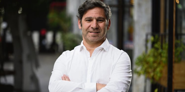 La automatización laboral trae beneficios, pero implica el reto de mantener el equilibrio con el rol humano