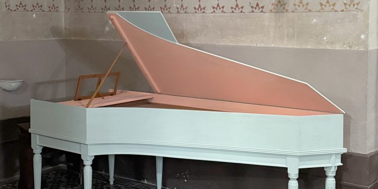 Paysandú y Salto celebran la llegada de dos clavecines desde Europa que se utilizarán con fines didácticos y concertísticos