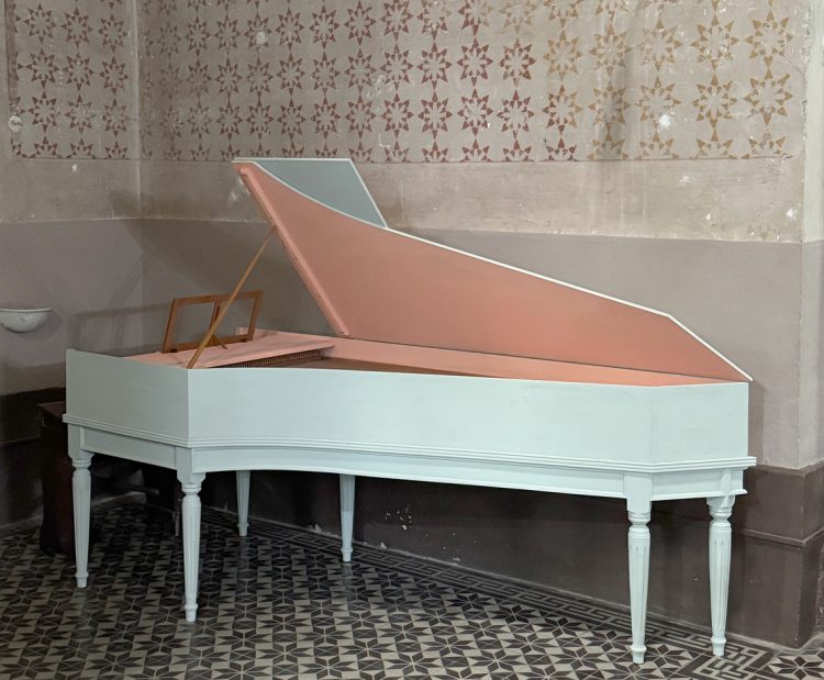 Paysandú y Salto celebran la llegada de dos clavecines desde Europa que se utilizarán con fines didácticos y concertísticos