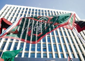 Sindicato de UTE denuncia condiciones laborales de 500 trabajadores chinos