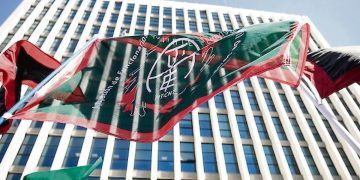 Sindicato de UTE denuncia condiciones laborales de 500 trabajadores chinos