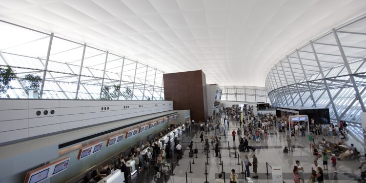 Aeropuerto de Carrasco recibió el Premio Nacional de Eficiencia Energética