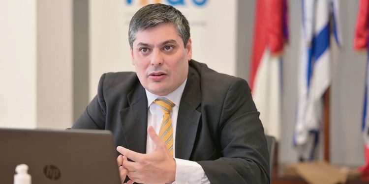 “Hay normas que complejizan la capacidad de acción de los funcionarios”