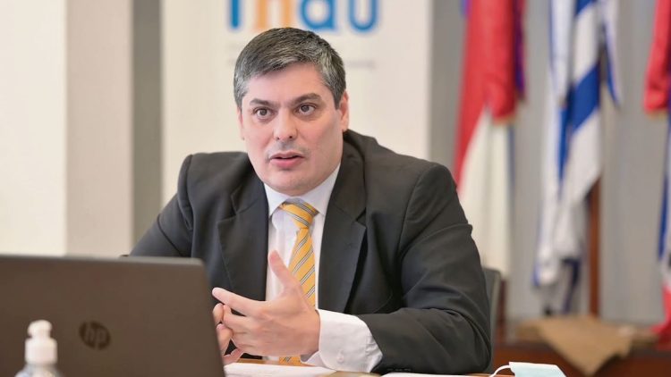 “Hay normas que complejizan la capacidad de acción de los funcionarios”