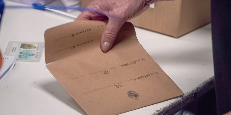 La elección presidencial del domingo quedó en manos de los indecisos