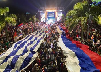 Yamandú Orsi señala tras ser electo presidente que “el país tiene que encontrar la unidad”