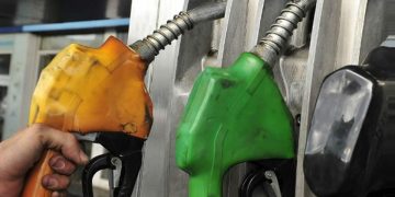 Precios de los combustibles se mantienen por todo diciembre