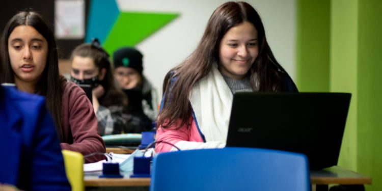 El impacto positivo de la industria nacional en el desarrollo de talento local