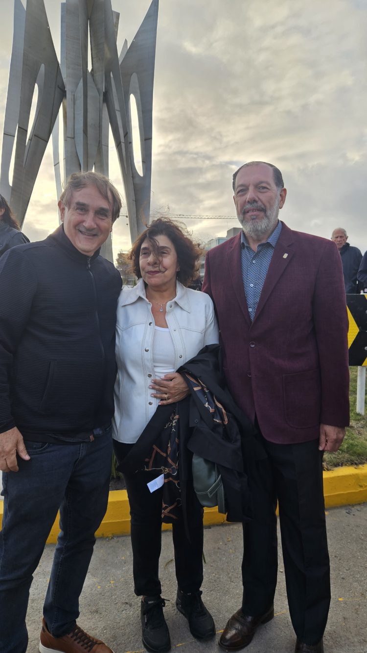 Fue inaugurada la escultura “Mariposa de la vida”, de Pablo Atchugarry
