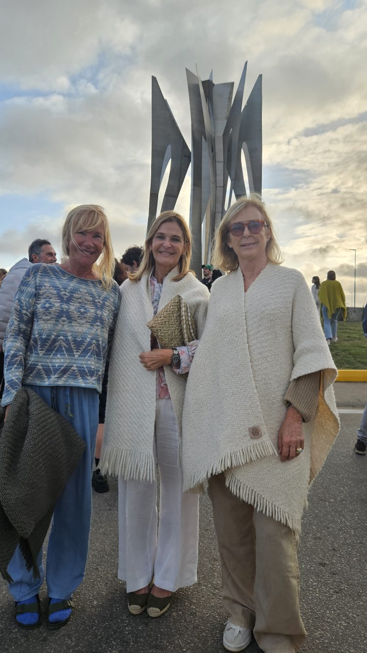 Fue inaugurada la escultura “Mariposa de la vida”, de Pablo Atchugarry