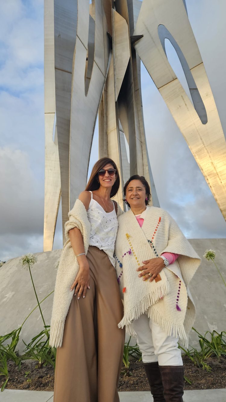 Fue inaugurada la escultura “Mariposa de la vida”, de Pablo Atchugarry
