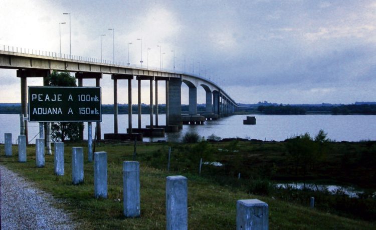 Aun con la baja del dólar en Argentina, el litoral busca sobrevivir en un contexto de alto desempleo