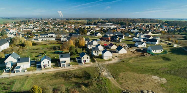 Huir de la ciudad hacia el campo: el fenómeno del neorruralismo francés