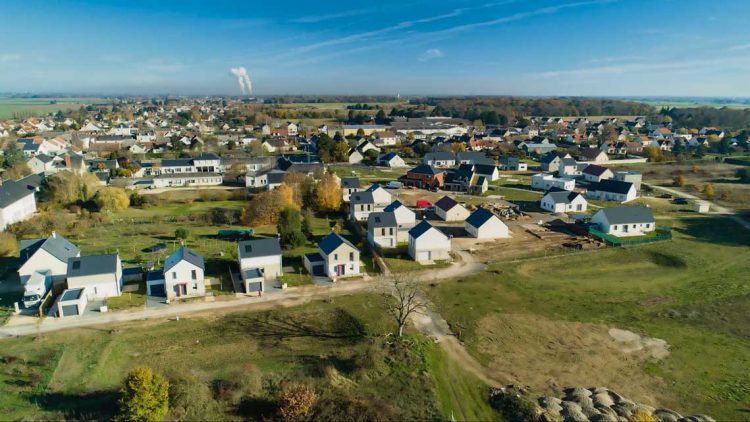 Huir de la ciudad hacia el campo: el fenómeno del neorruralismo francés