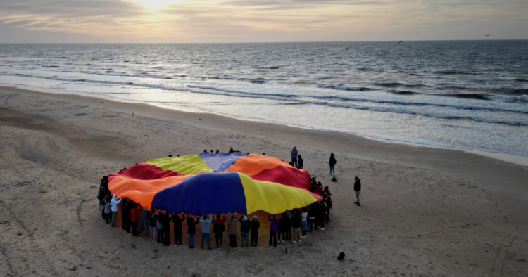 Car One brindó transporte para que niños de escuelas rurales conozcan el mar