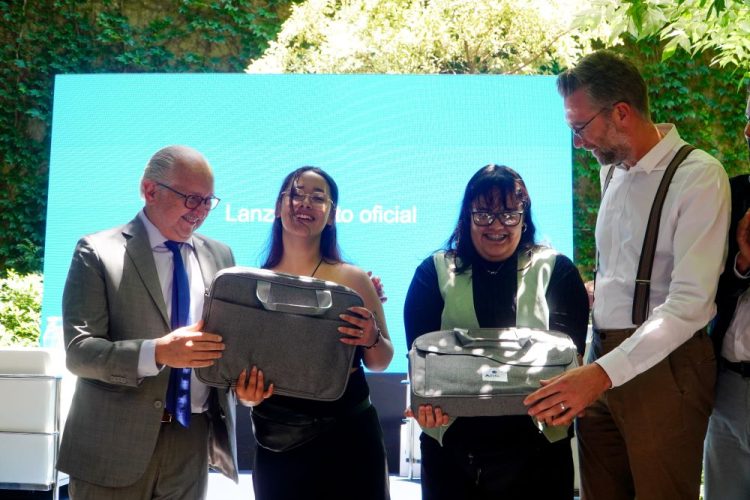 Se lanzó el programa Argo que brinda apoyo educativo integral a adolescentes