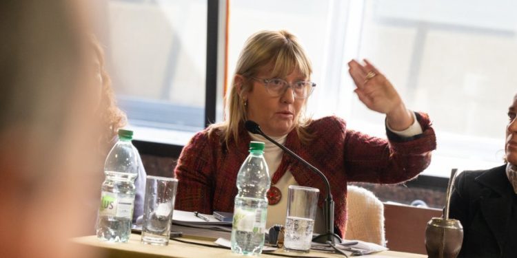 Los hechos frente al circo discursivo