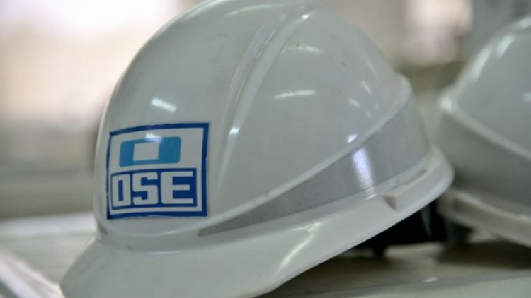 Entre bueyes no hay cornadas