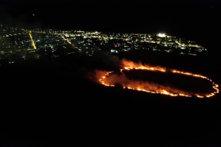 Solidaridad y esfuerzo colectivo: productores y vecinos ayudaron a extinguir incendio en el Bañado Yacaré