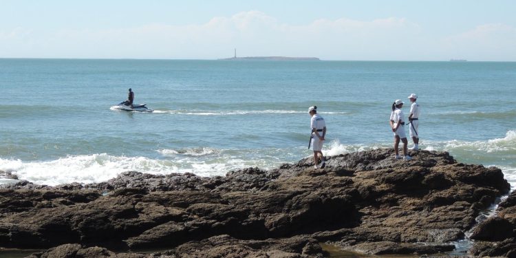 Se busca intensamente al joven argentino que desapareciera de las aguas frente a la playa El Emir en Punta del Este este 1º de enero