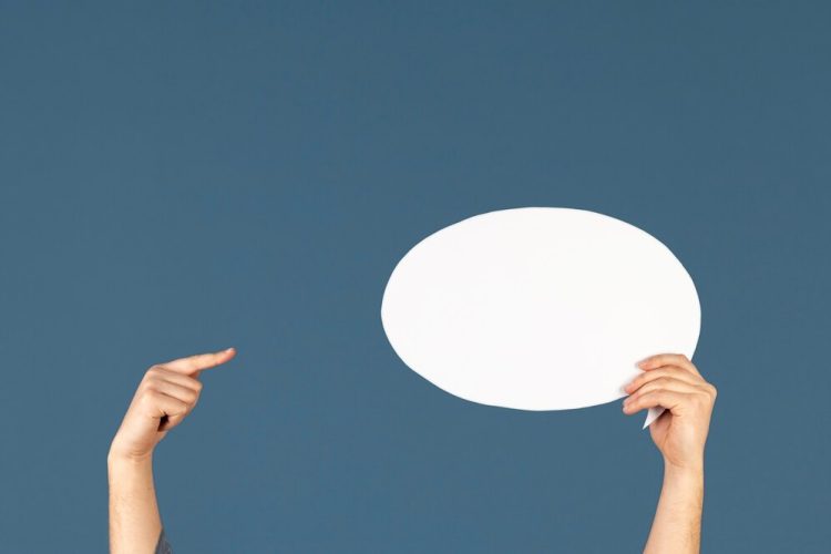 Entre bueyes no hay cornadas