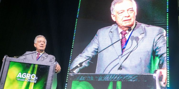 Más allá de la alternancia en el poder, “Uruguay es previsible y confiable”, dijo el ministro Mattos