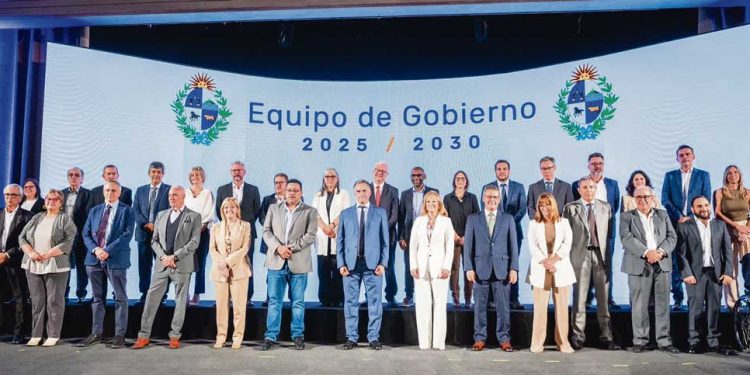 El Frente Amplio busca “equilibrios internos, orden y planificación” para asumir el gobierno